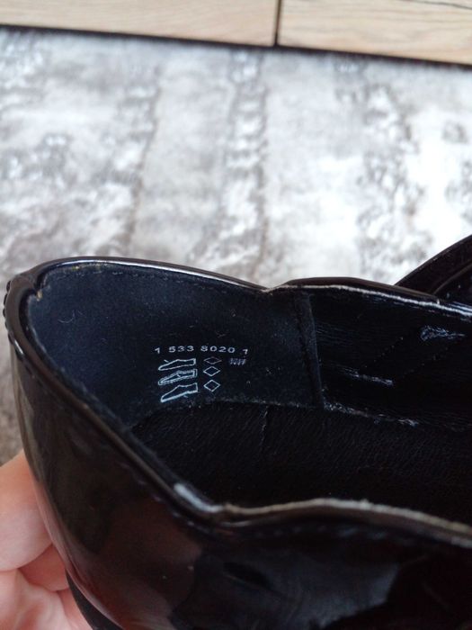 дитячі лаковані туфлі для дівчинки