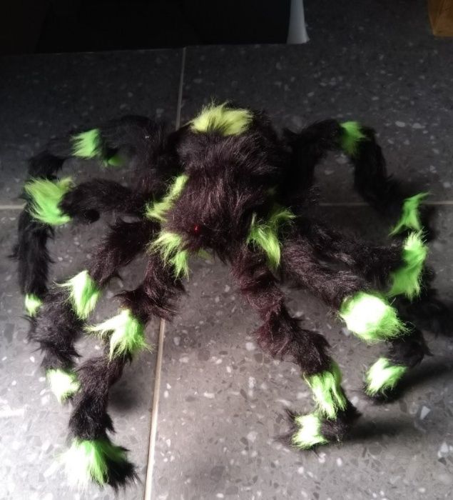 Giant Spider + Spider Web - Glow in the Dark (Phosphorescent)64409379490561120