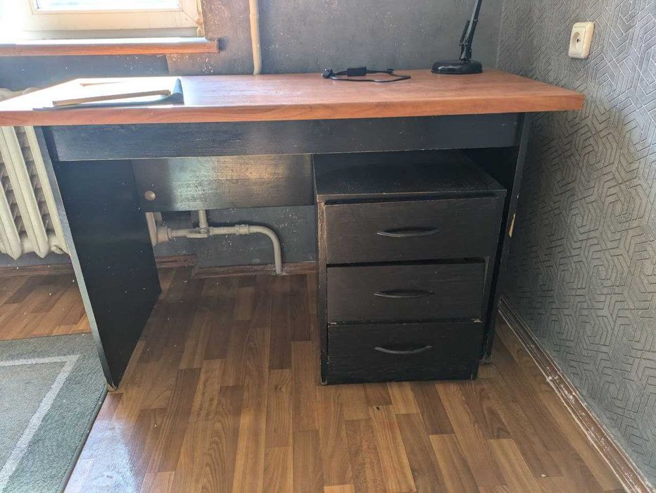 Стол  письменный