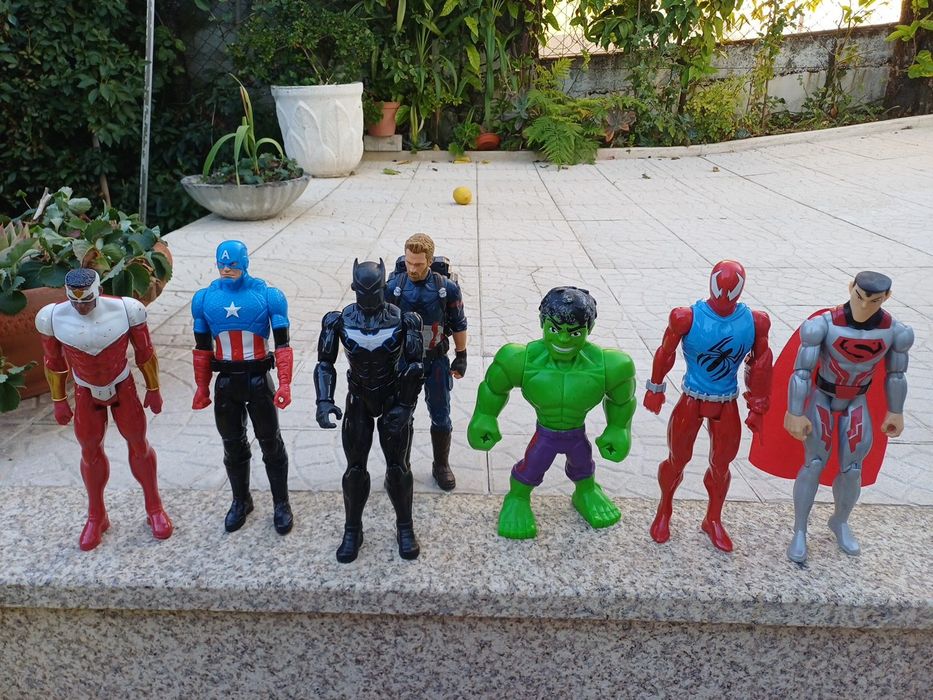 Figuras marvel e dc