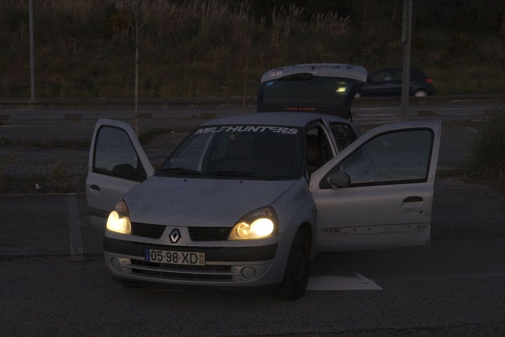Renault Clio 1.2 16V 2004 Cinzento troco por mota preferencialmente