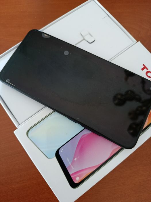 Telemóvel TCL 10L