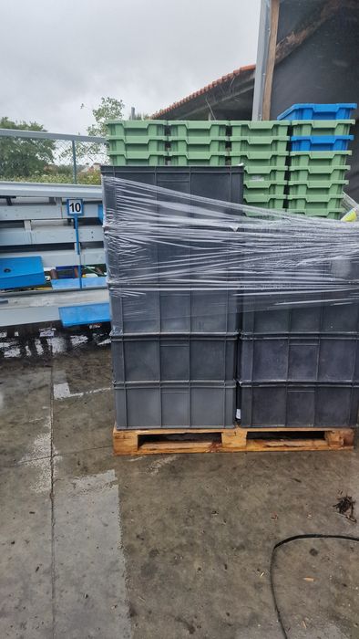 Lote de caixas plásticas