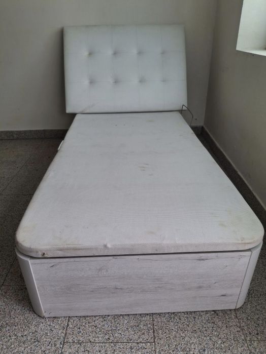 Cama solteiro  box com colchão