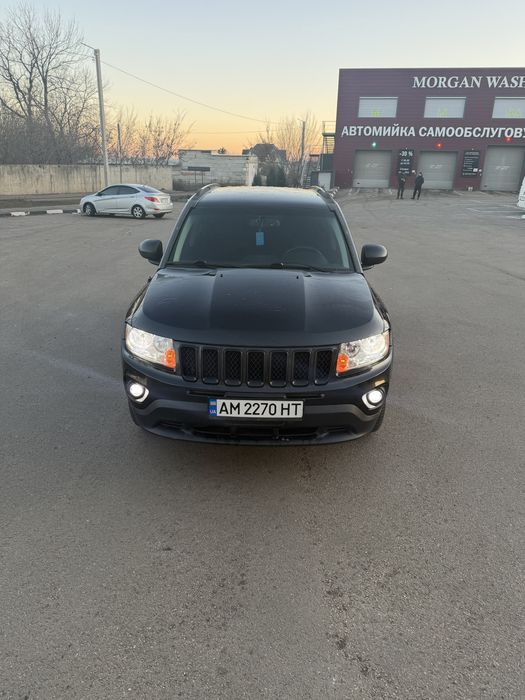 Автомобіль на повному ходу,двигун працює рівно коробка перемикає плавно.
Встановлений газ,лед світло,мафон Android CarPlay з камерою заднього огляду.
Мастило з фільтрами було замінено 2 тис.назад.
Два комплекта гуми зима/літо. 
По Америці були мінімальні пошкодження безпека ціла.