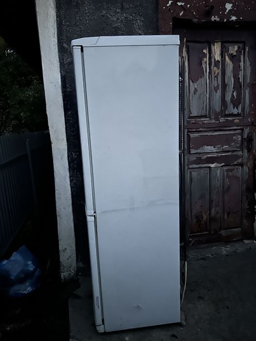 Продам холодильник Atlant на запчастини