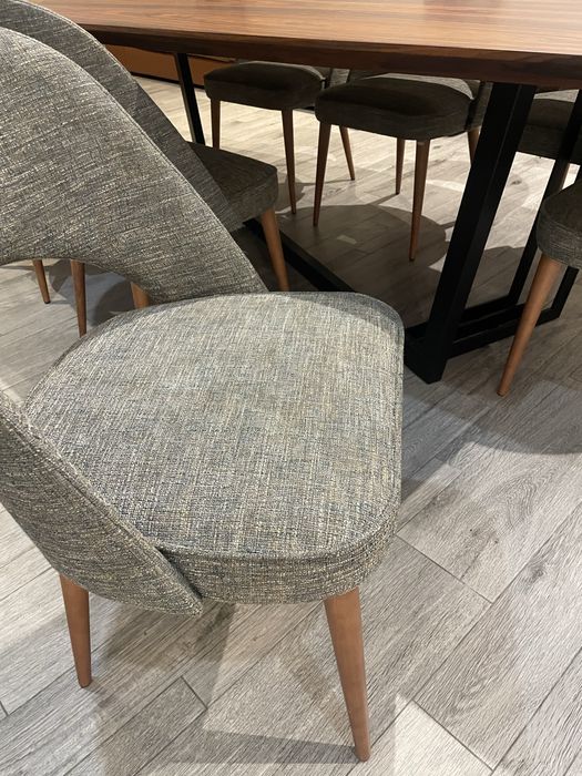 Mesa de jantar e movel garrafeira
