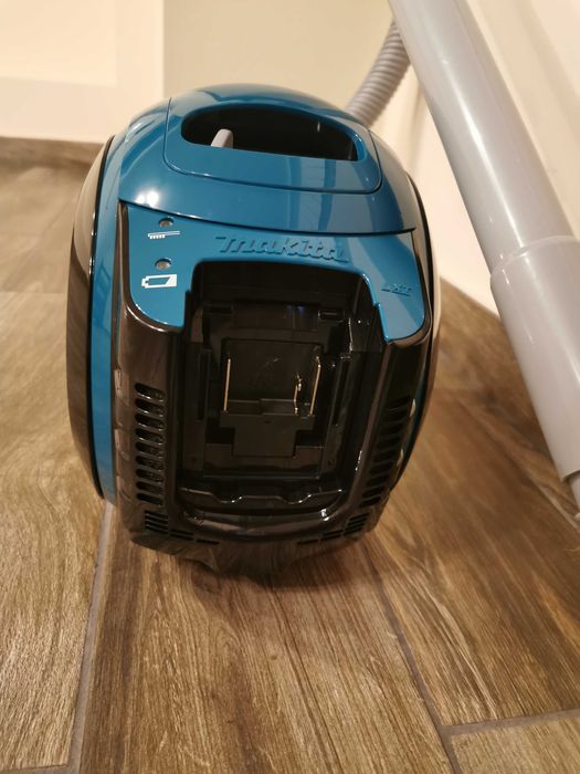 Odkurzacz Makita bezprzewodowy, akumulatorowy stan idealny