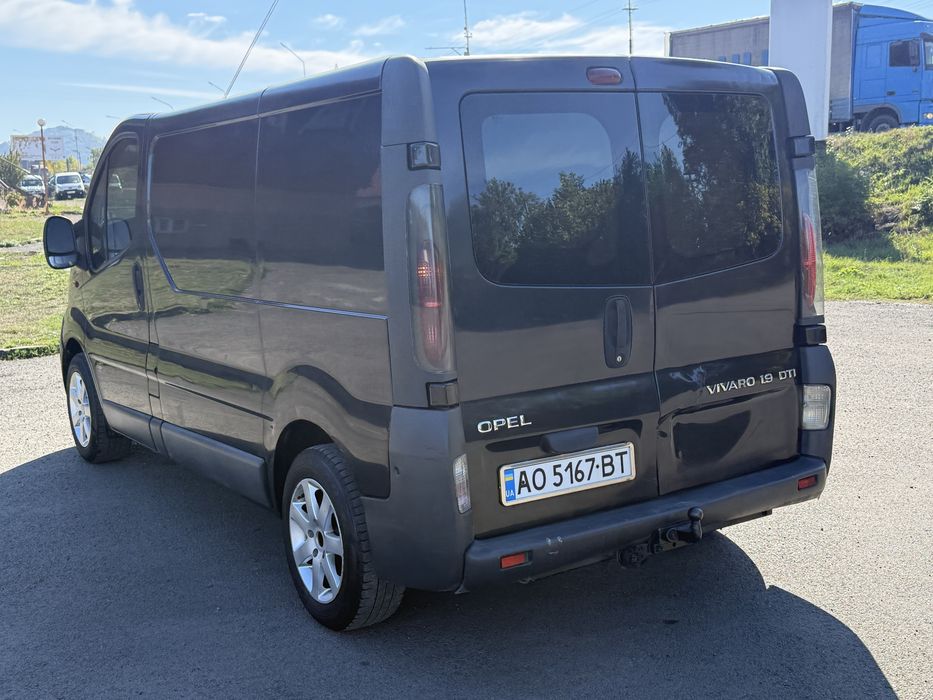 Opél Vivaro 1.9грузовий