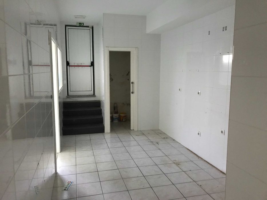 Loja Espaçosa de 400m2 - Oportunidade Única