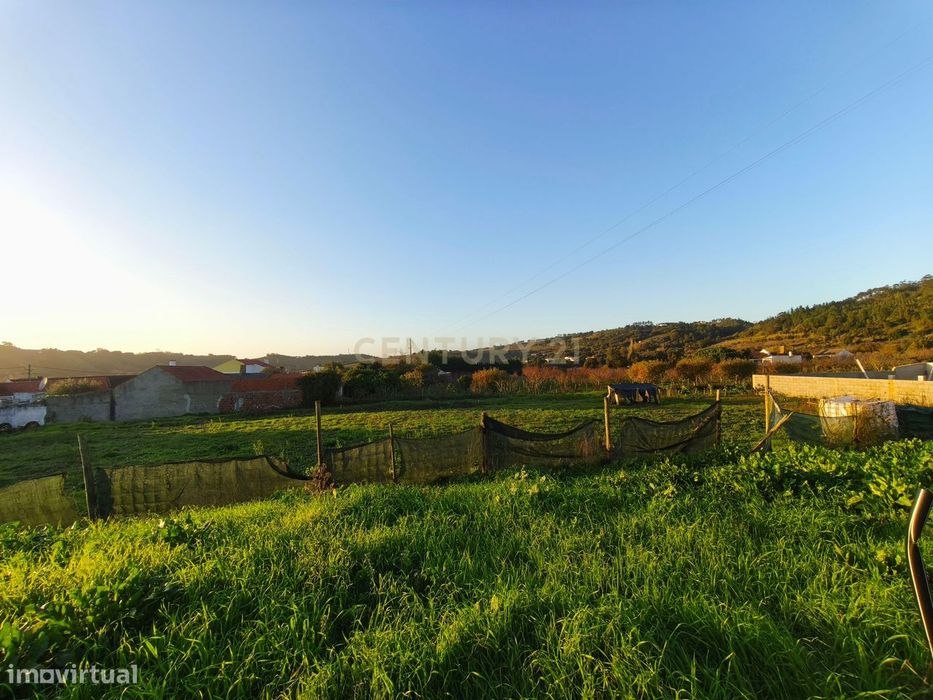 Lote de terreno de 407m2 — Roliça, Leiria