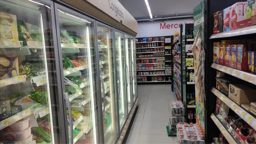 Loja Supermercado e Cafetaria para TRESPASSE em pleno funcionamento