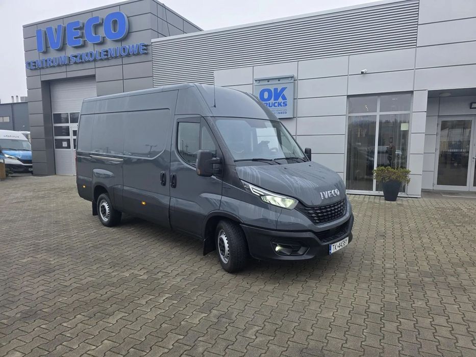 Iveco 35S16V L3H2 Średniak Krajowy Ledy Hak  Dealer Iveco 12m3 Cena 79 900 netto