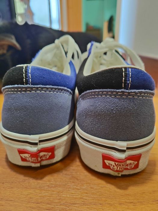 Tênis Vans em tons de azuis