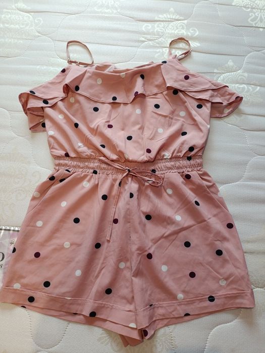 Жіночі сукні і комбінезони