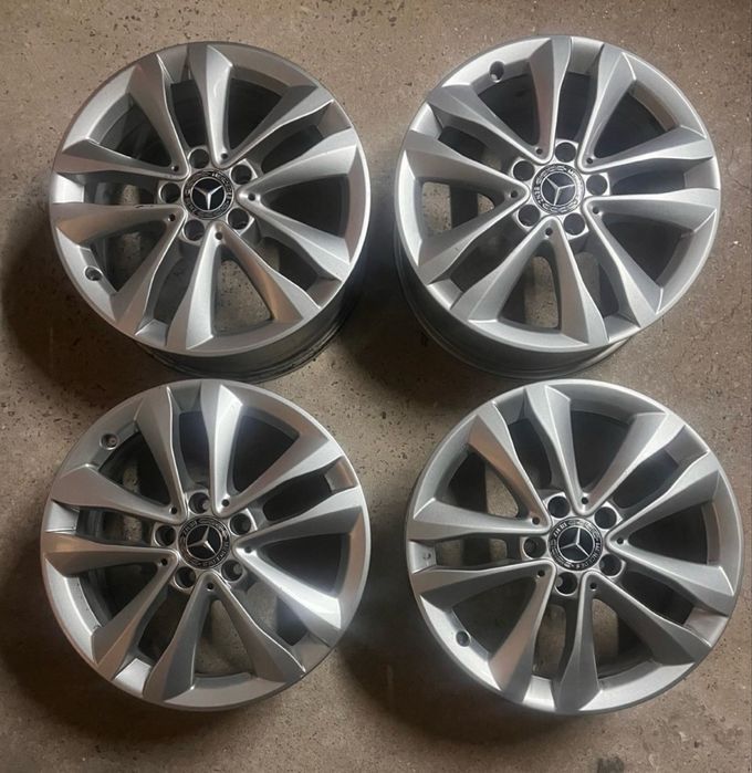 Jantes 17, Mercedes-Benz originais, em excelente estado..