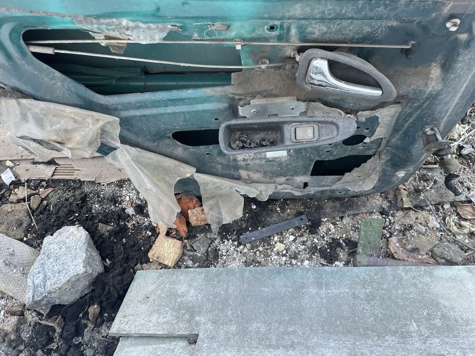 Двері вольво в40 с 40/ дверка volvo v40 s40