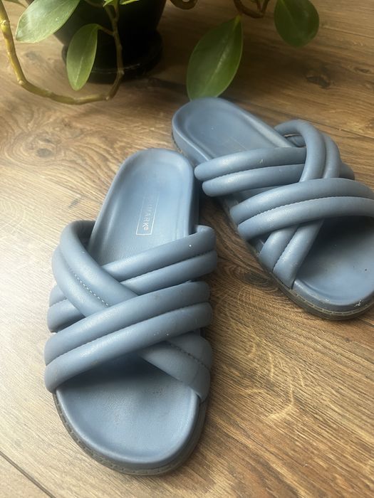Взутя шльопанці