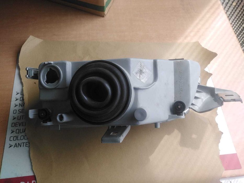 Farol Direito Fiat Punto de 1996 Seminovo