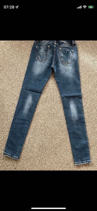 Spodnie z przetarciami