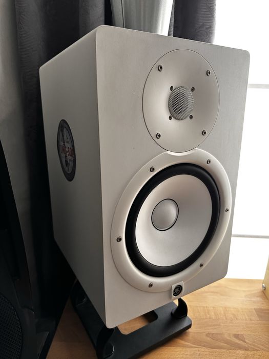 Conjunto 2 Yamaha HS8 Brancas