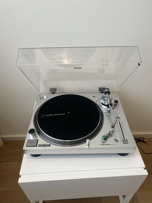 Audio Technica AT-LP120XUSB Prateado Giradiscos