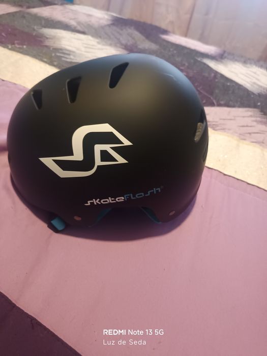Capacete para quem anda de skate