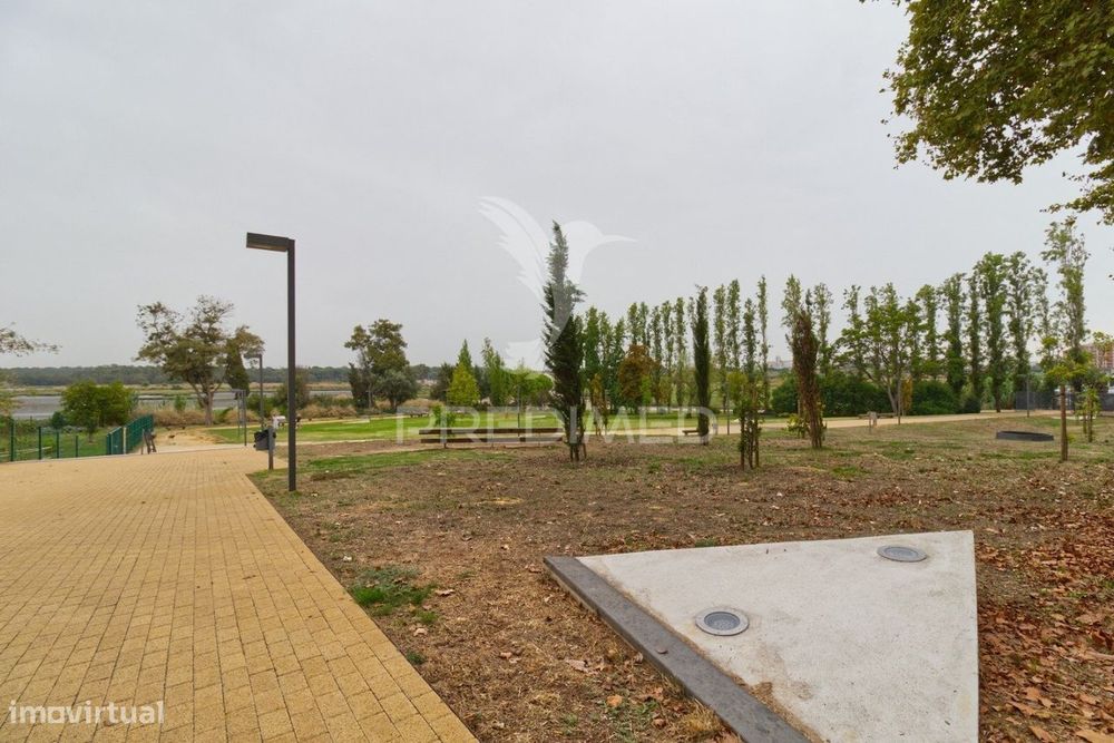 Apartamento T2 na Rua António Aleixo - Quinta do Rouxinol - Miratej...