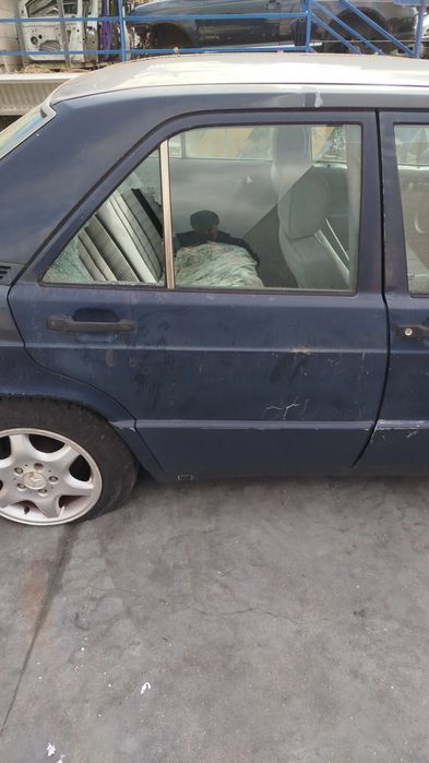 Porta trás esquerda MERCEDES-BENZ 190 (W201)