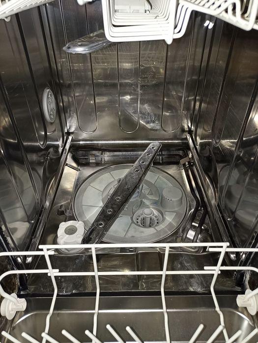 Посудомийна машина Electrolux