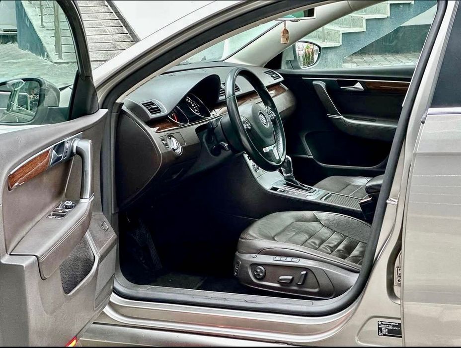 Авто Passat b7 2.0 tdi
