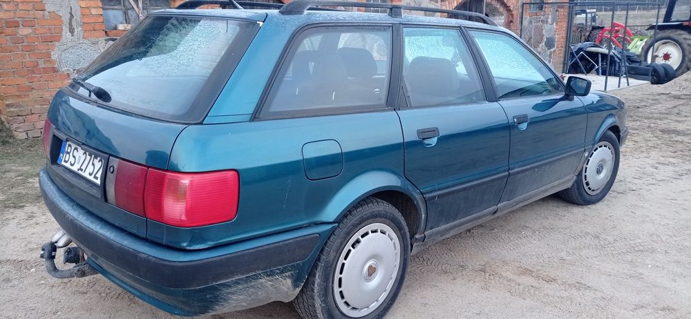Audi 80 błotnik lewy LZ6P