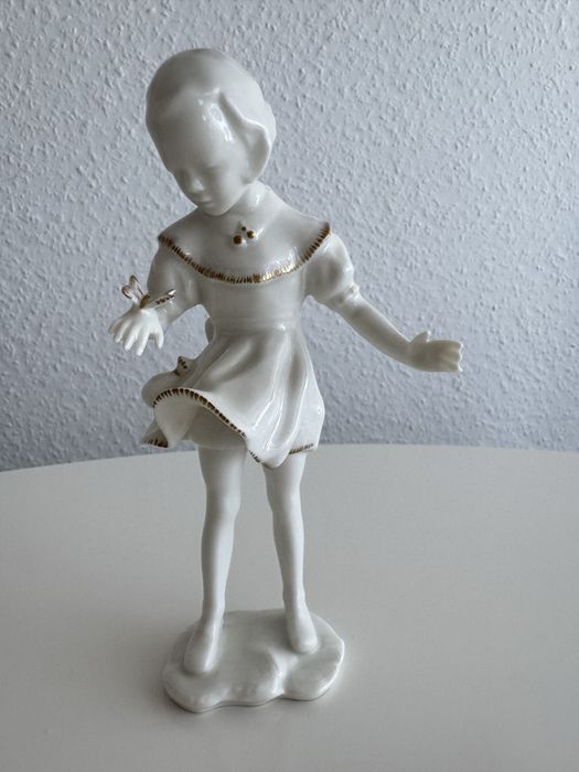 Dziewczyna z motylkiem figurka  Hutschenreuther /  Hans Achtziger.