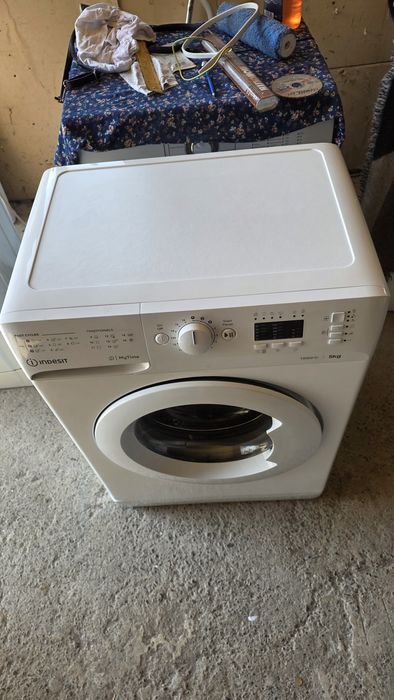 Продам пральну машину Indesit