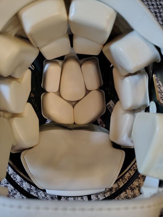 Kask do footbalu amerykańskiego Riddell speed