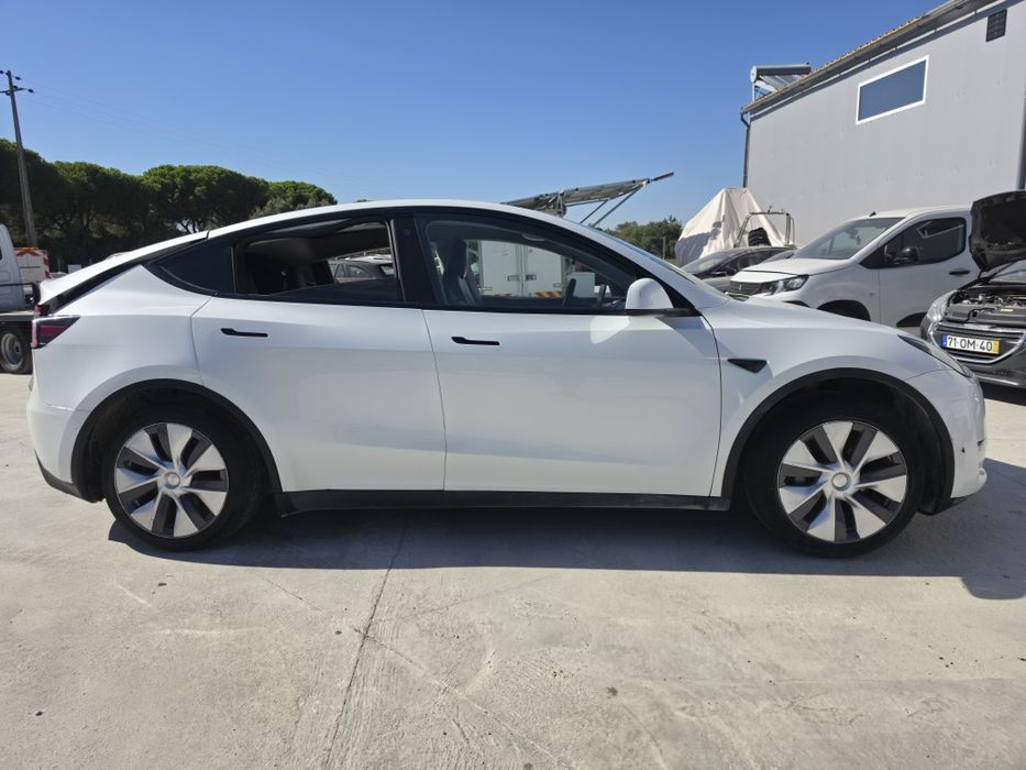Tesla y long range dual motor