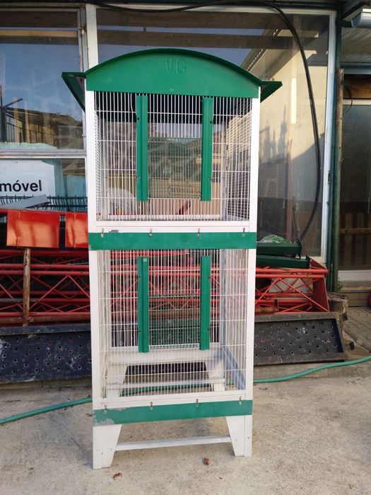 Viveiros/ gaiolas para passaros