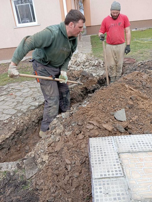 Копка колодца Канализация. Копка выгребных ям, сливных ям. Септики