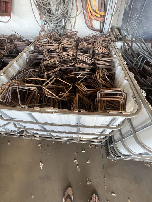 Armação em ferro, Estribos entre outros