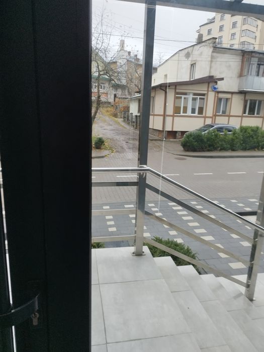 Продається 2 кімнатна квартира.Центр