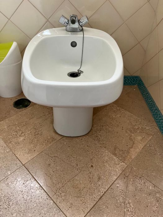 Bidé Valadares branco com torneira incluída – bom estado