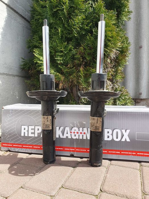 Передні амортизатори підвіски Volkswagen (3Q0413031CC)