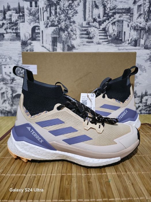 adidas hiker free - купити жіноче взуття - Ціна на OLX.ua