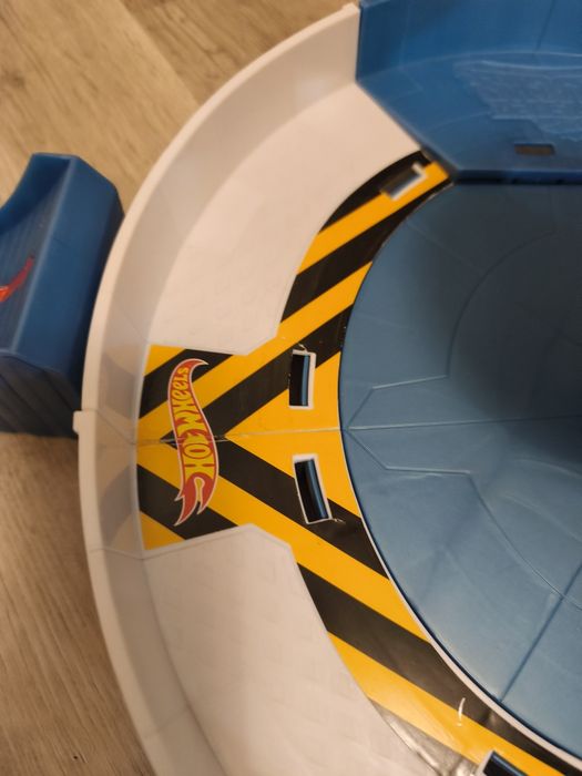 Hot wheels tor wyrzutnia  arena rekina monster trucks