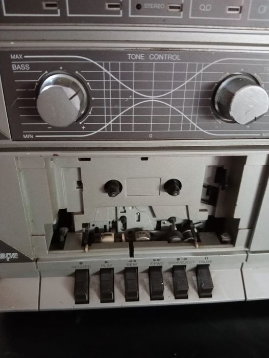 Aparelhagem Crown CCS-2000 s/ Colunas

– Gira-discos

– Amplificador