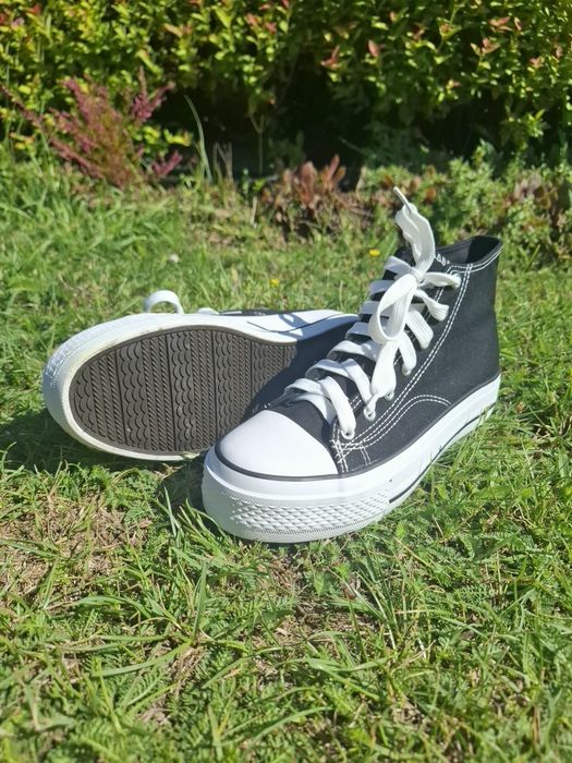 Nowiutkie buty trampki firmy Sprandi