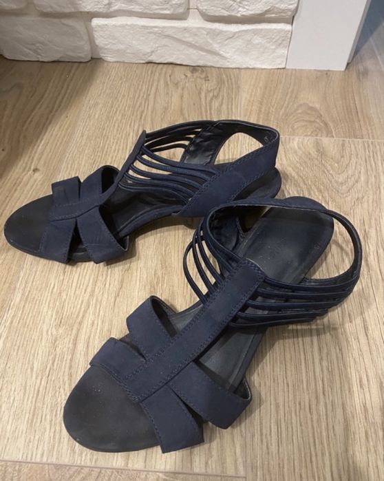 Granatowe sandały 38