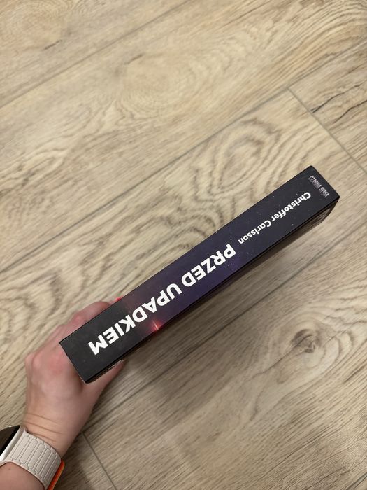 Książka kryminał „Przed upadkiem” Christoffer Carlsson