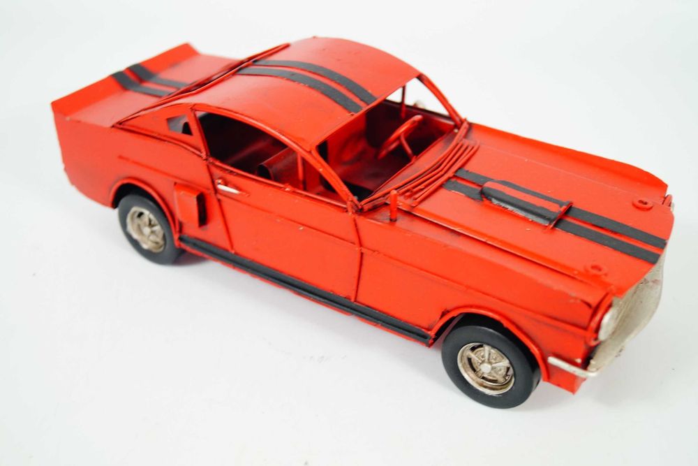 Metalowy pojazd samochód czerwony retro vintage model