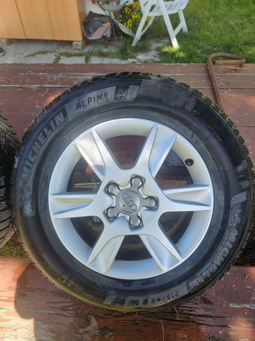 Jantes Audi com pneus praticamente novos